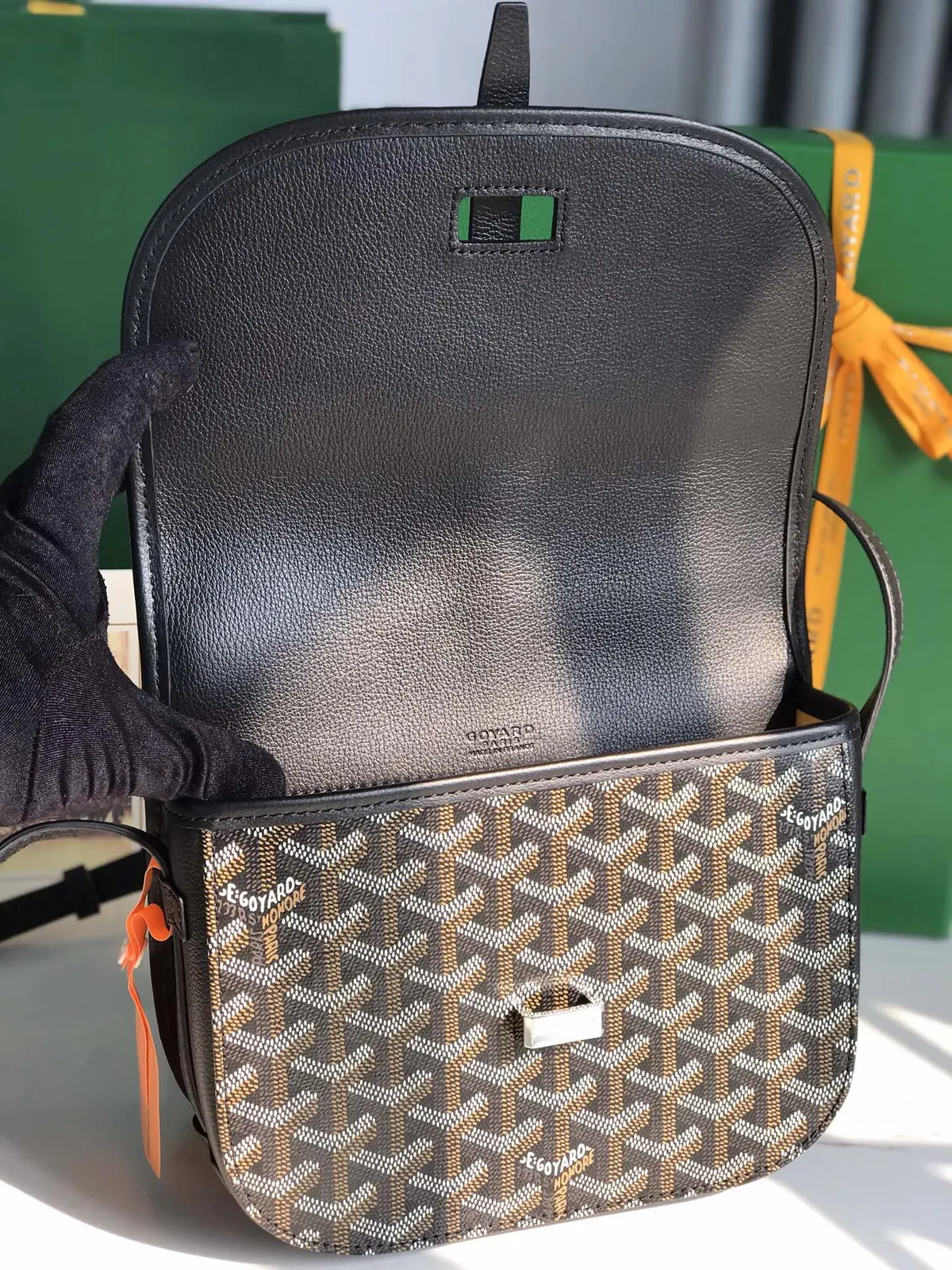 Goyard Style Gold Leather Shoulder Bag Lookbook Reference image 6