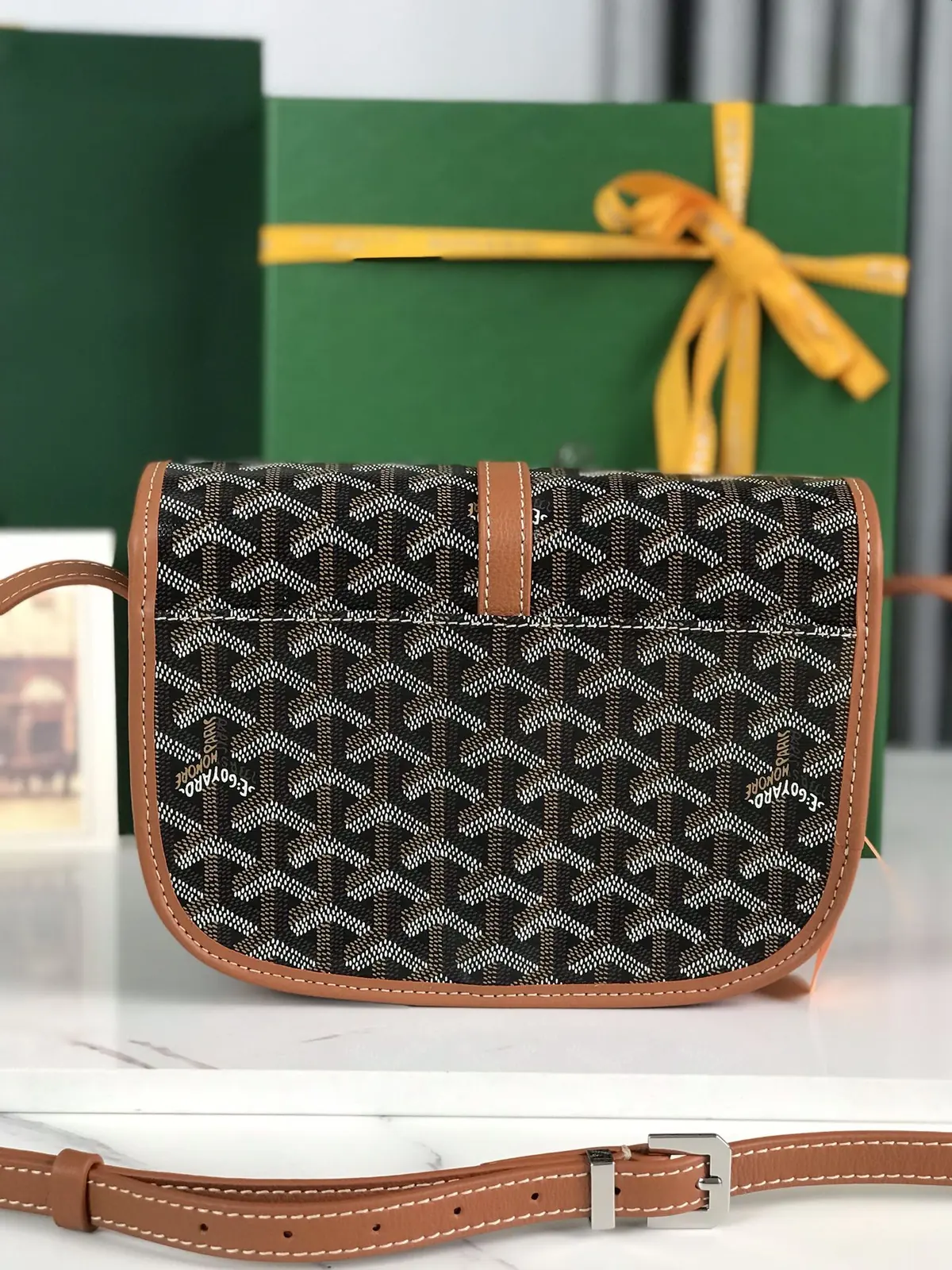 Goyard Style Gold Leather Shoulder Bag Lookbook Reference image 3