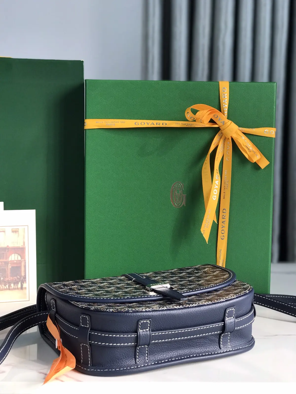 Goyard Style Gold Leather Shoulder Bag Lookbook Reference image 2
