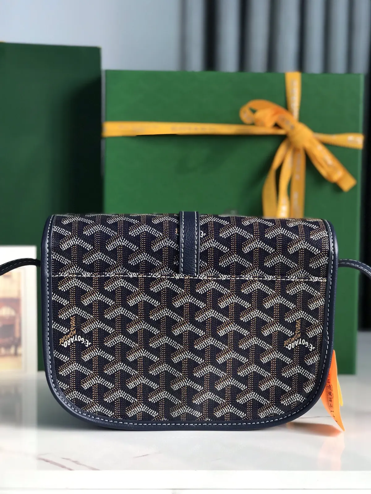 Goyard Style Gold Leather Shoulder Bag Lookbook Reference image 3