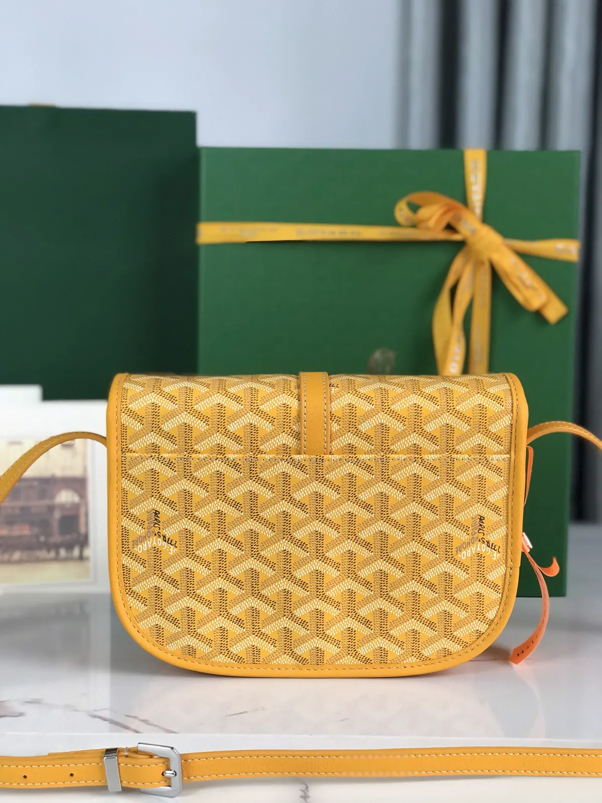 Goyard Style Gold Leather Shoulder Bag Lookbook Reference image 3