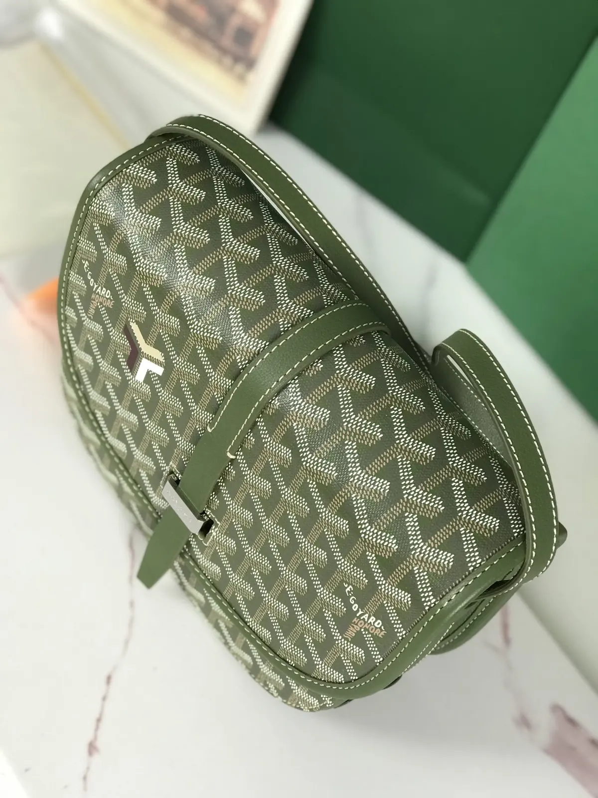 Goyard Style Gold Leather Shoulder Bag Lookbook Reference image 5