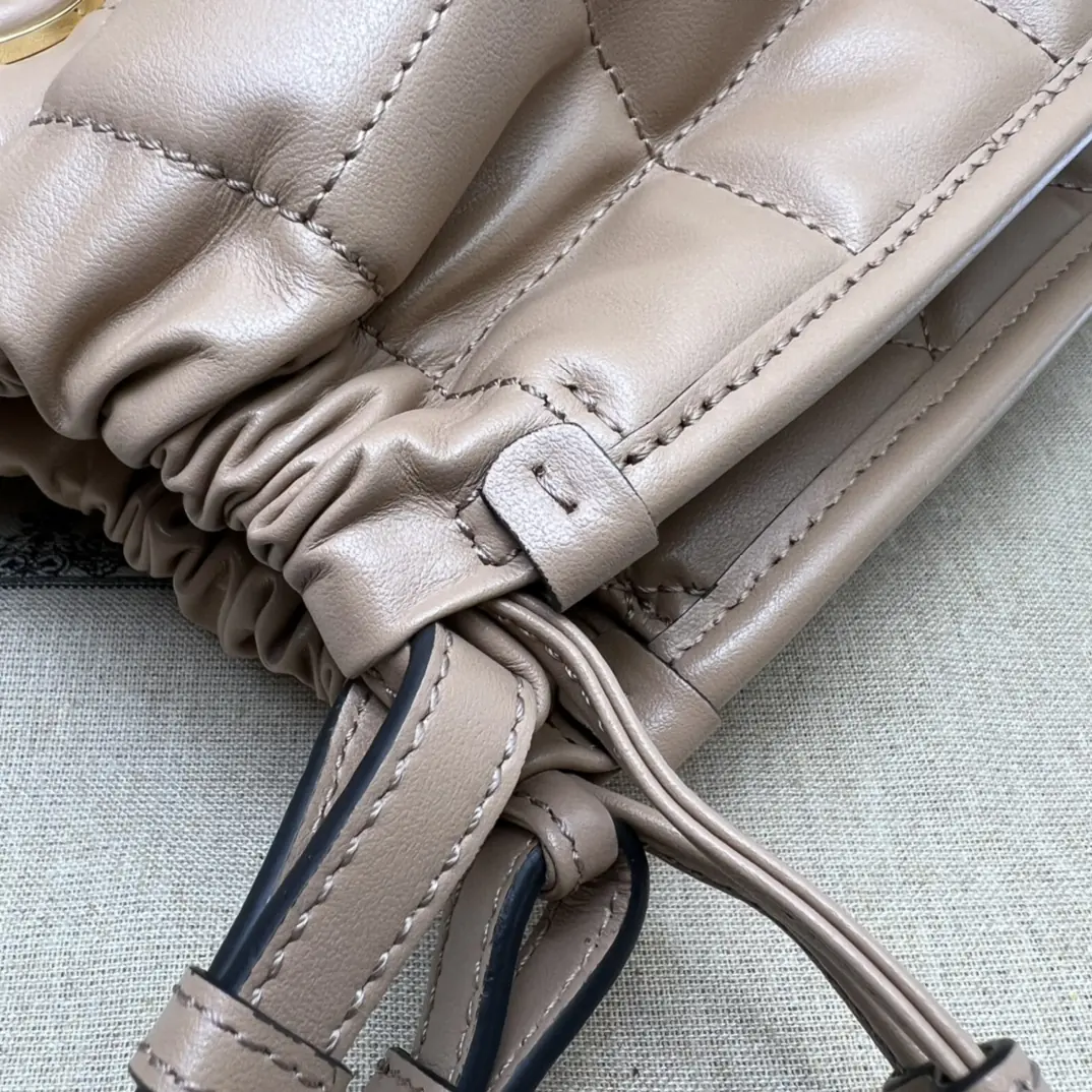 Gucci Style Beige Bag Lookbook Reference image 6