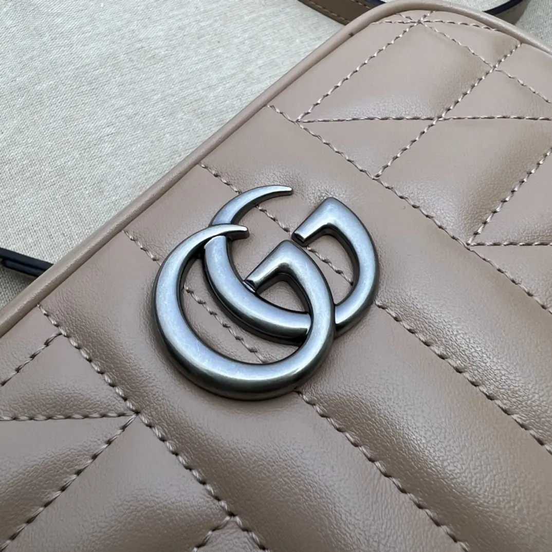 Gucci Style Beige Leather Chain Bag Lookbook Reference image 6