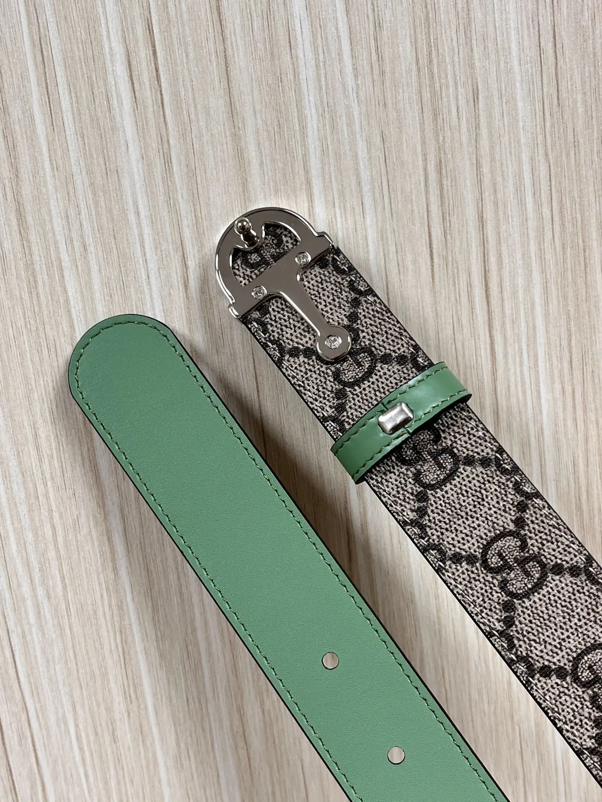 Gucci Style Green Leather Women's Belts Lookbook Reference image 5