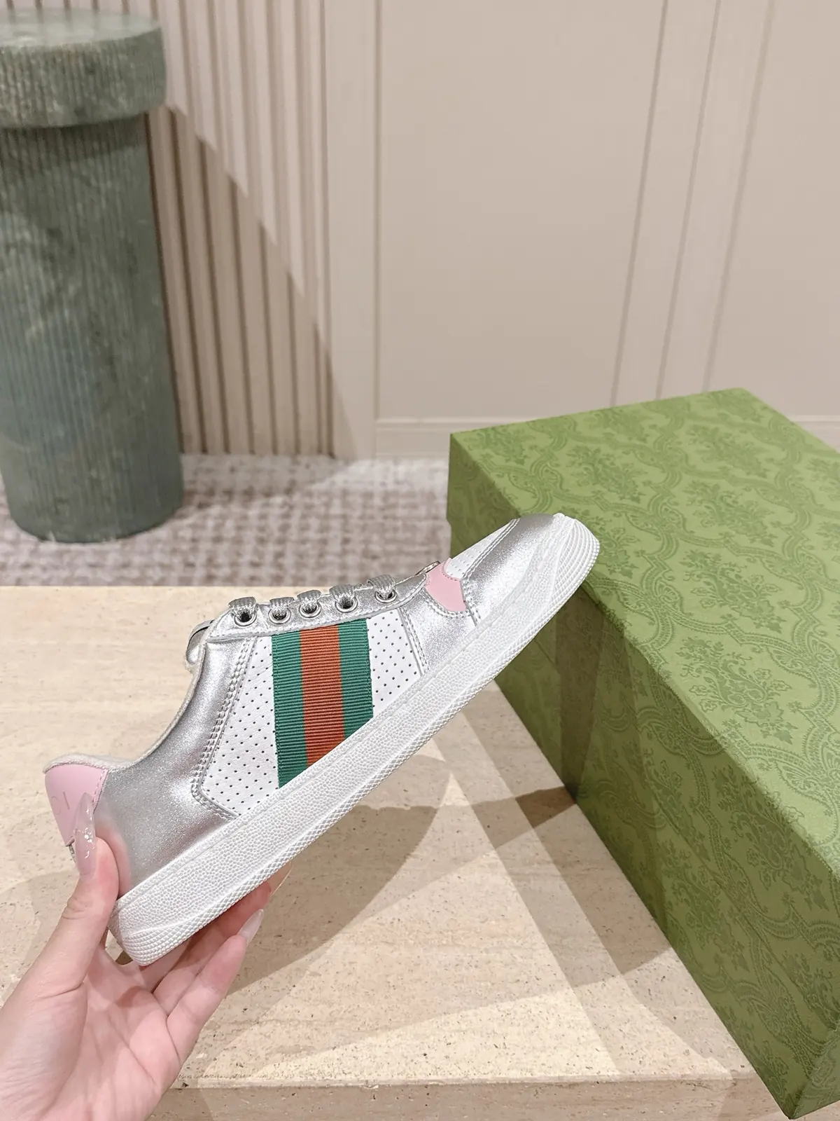 Gucci Style Green Leather Women's Shoes Lookbook Reference image 5