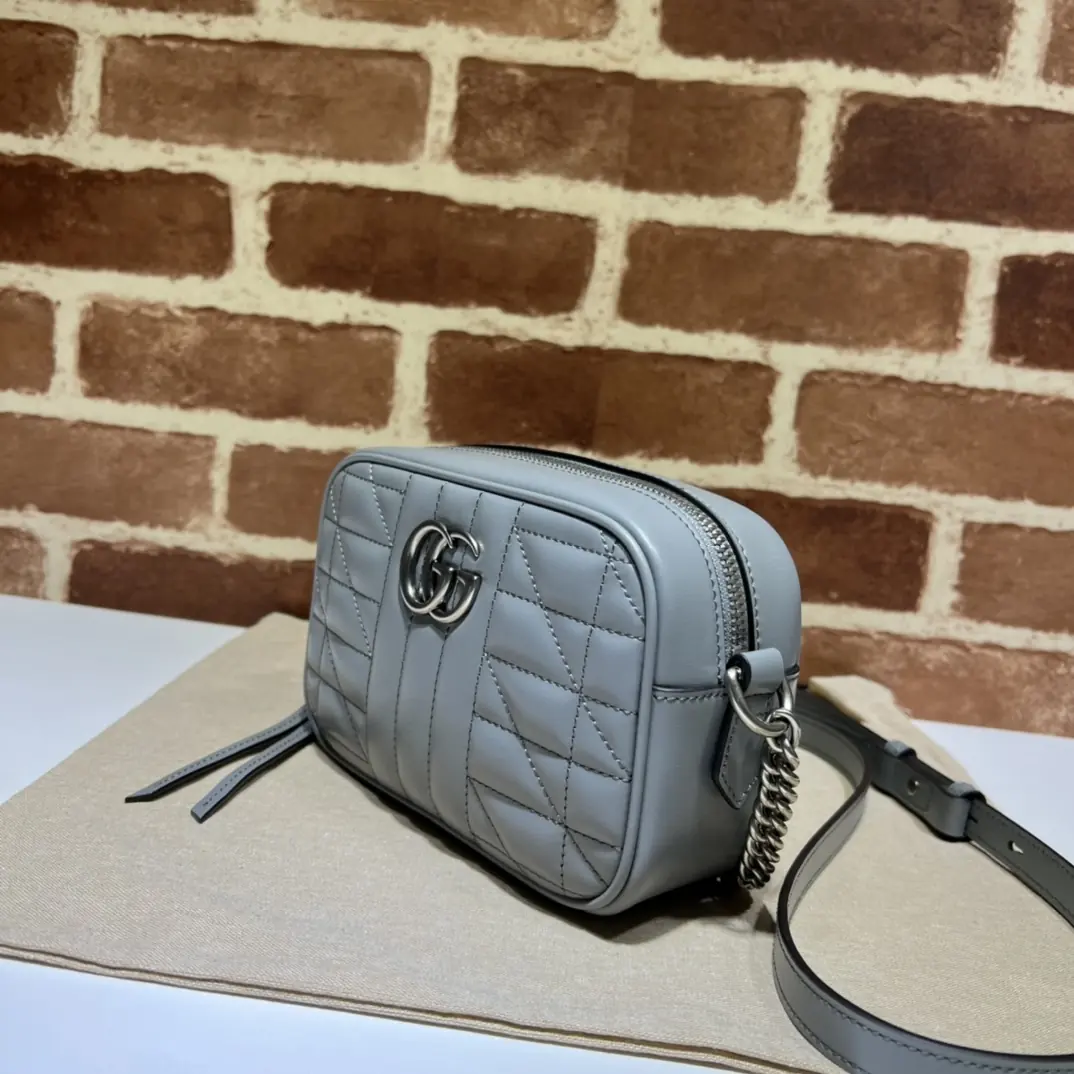 Gucci Style Grey Leather Chain Bag Lookbook Reference image 2