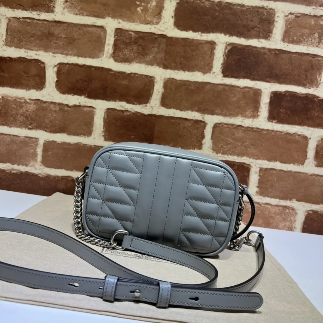Gucci Style Grey Leather Chain Bag Lookbook Reference image 3
