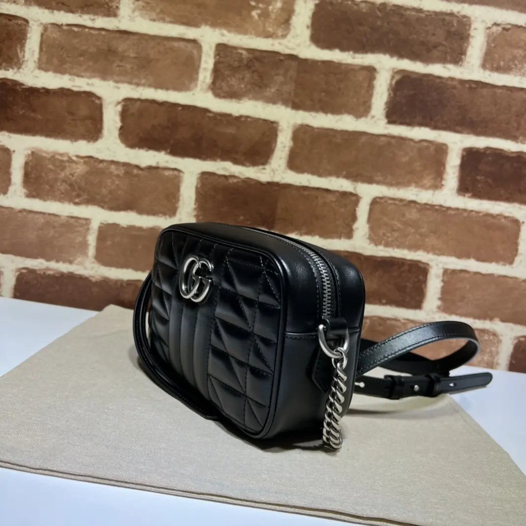 Gucci Style Leather Chain Bag Lookbook Reference image 2