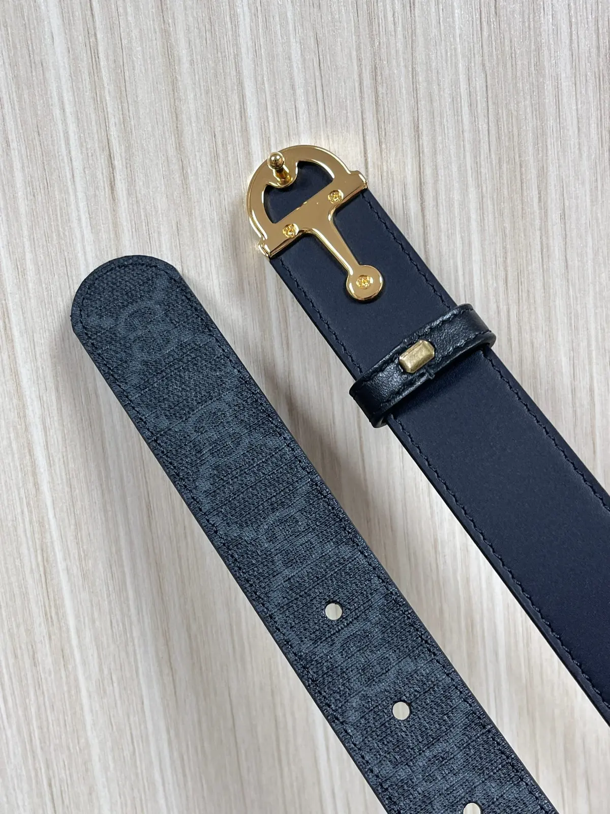 Gucci Style Leather Women's Belts Lookbook Reference image 5
