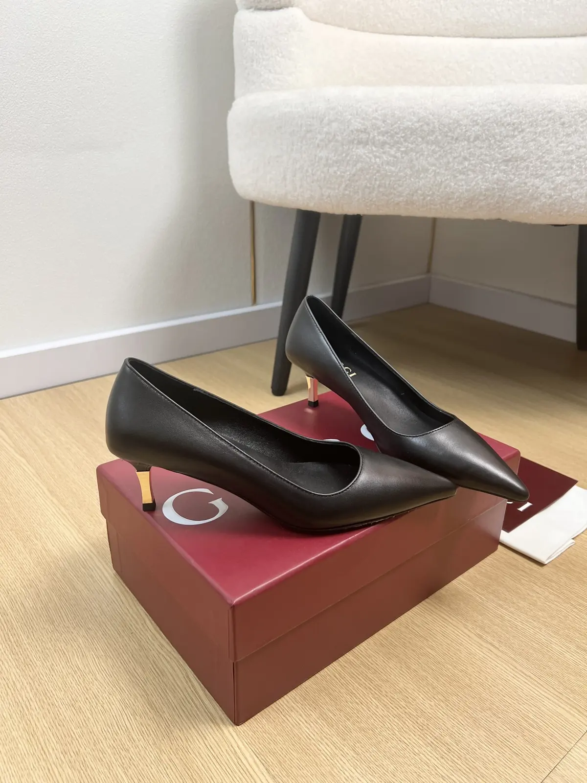 Gucci Style Leather Women's Shoes Lookbook Reference image 3