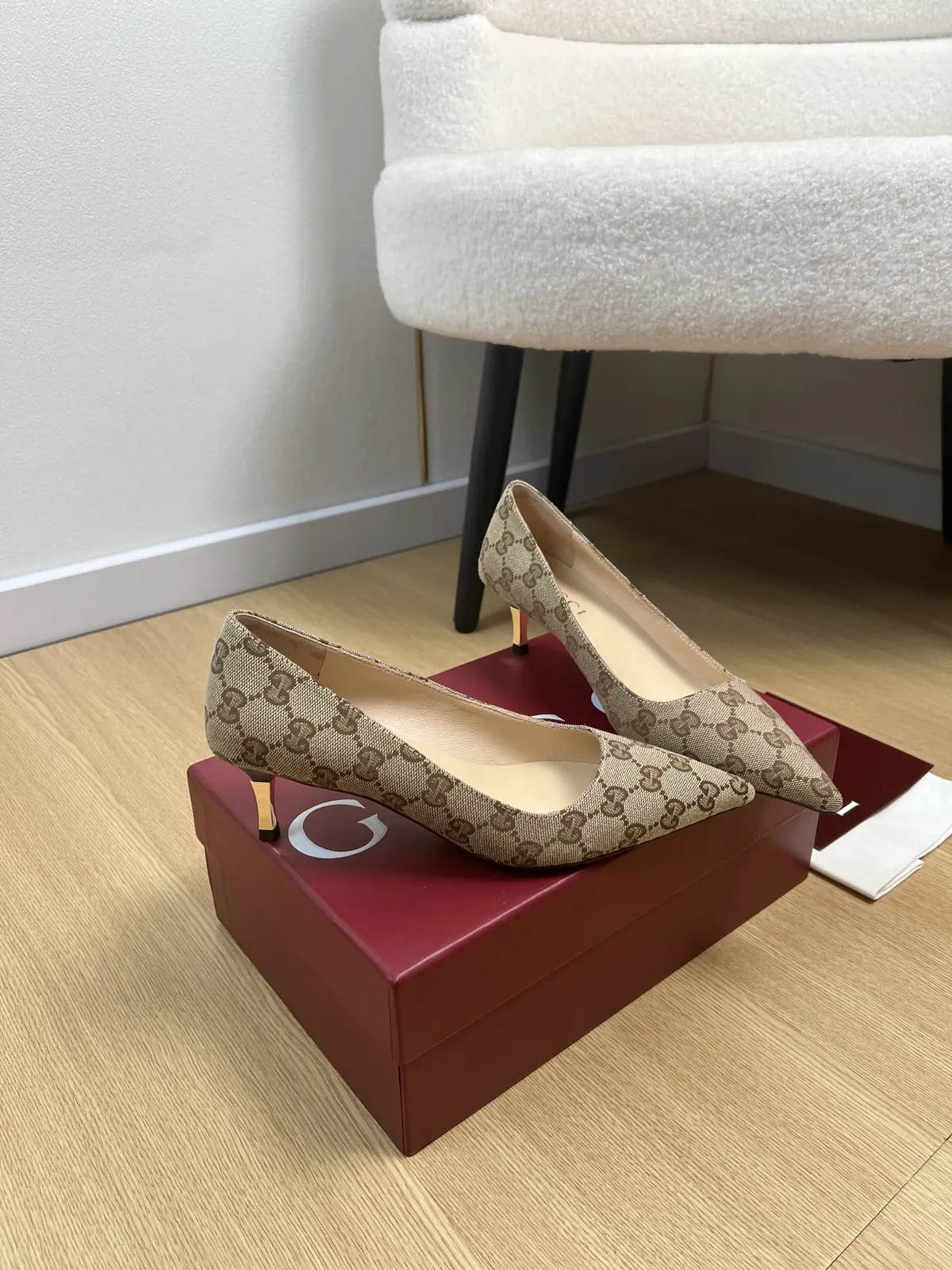 Gucci Style Leather Women's Shoes Lookbook Reference image 3