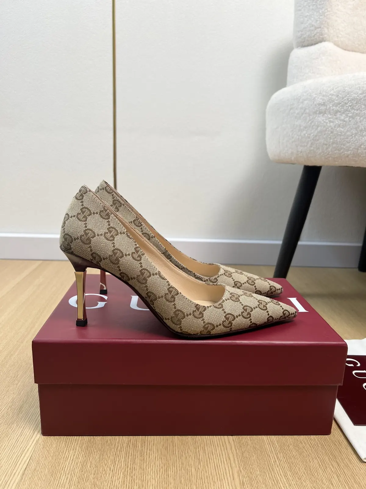 Gucci Style Leather Women's Shoes Lookbook Reference image 2