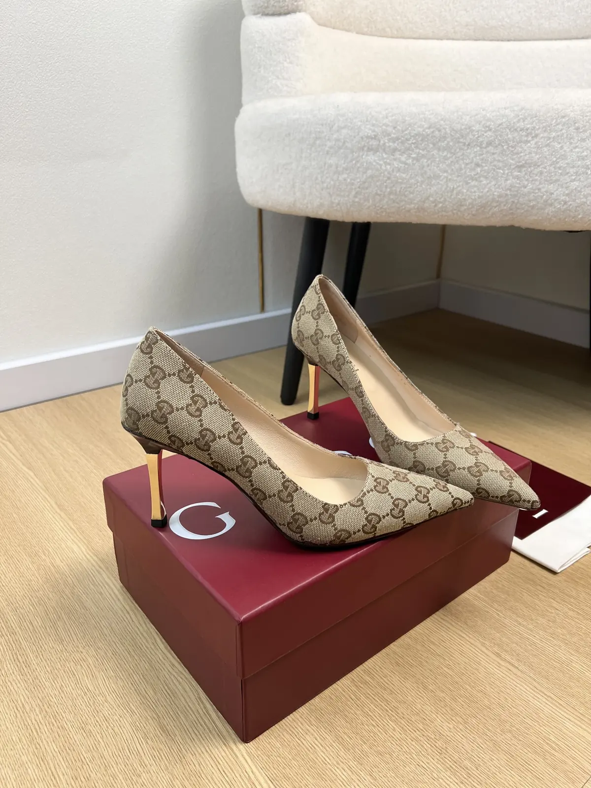 Gucci Style Leather Women's Shoes Lookbook Reference image 3