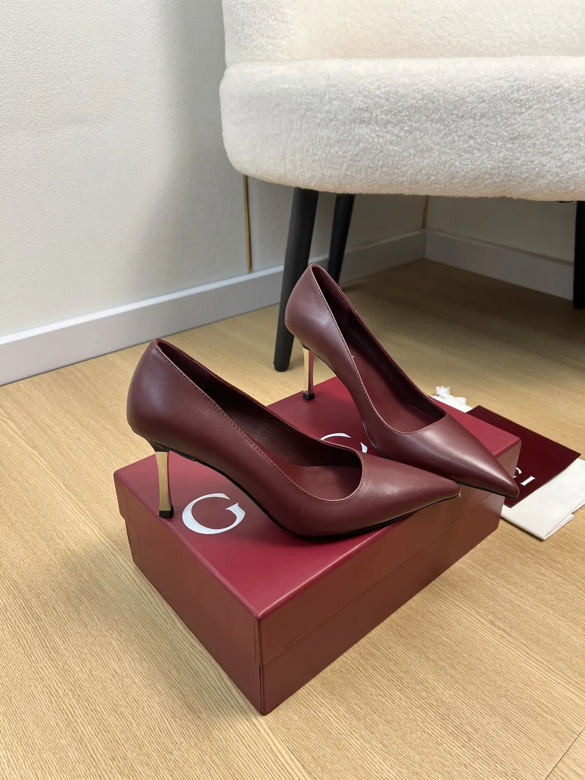 Gucci Style Leather Women's Shoes Lookbook Reference image 3