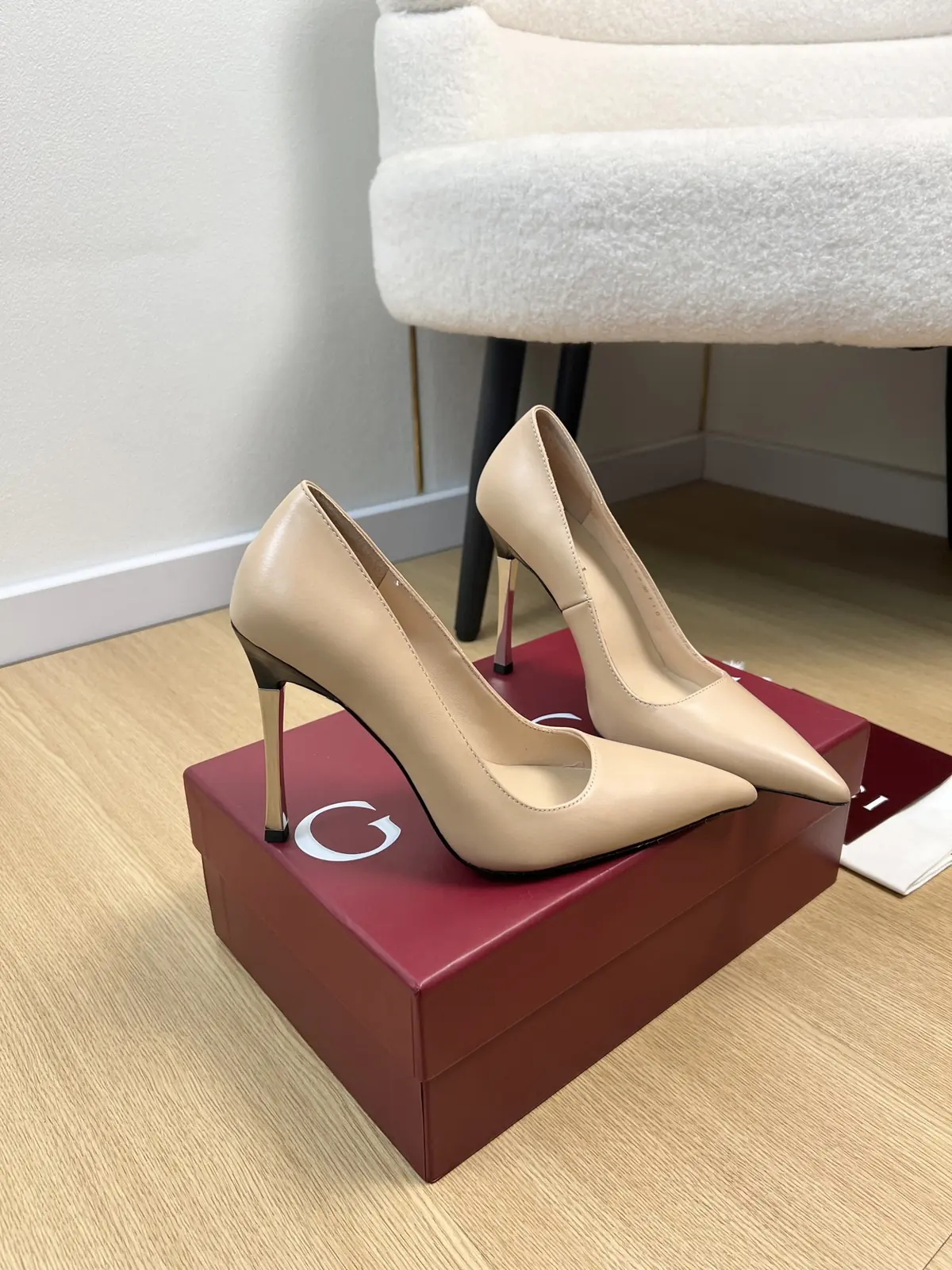 Gucci Style Leather Women's Shoes Lookbook Reference image 3