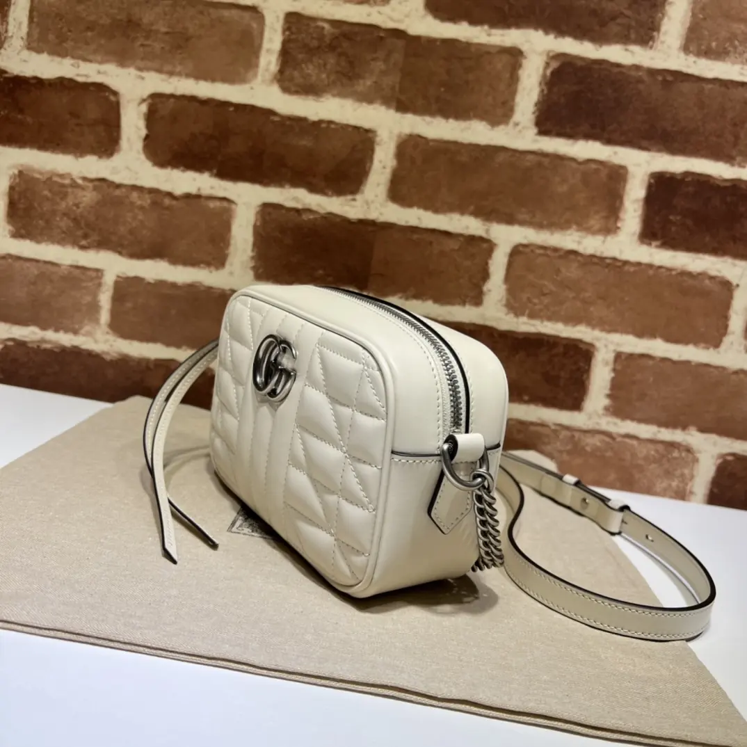 Gucci Style White Leather Chain Bag Lookbook Reference image 2