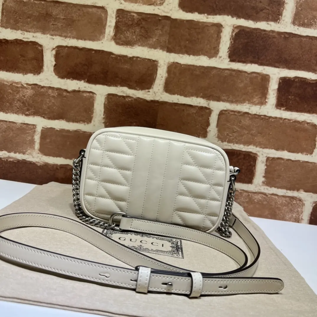 Gucci Style White Leather Chain Bag Lookbook Reference image 3