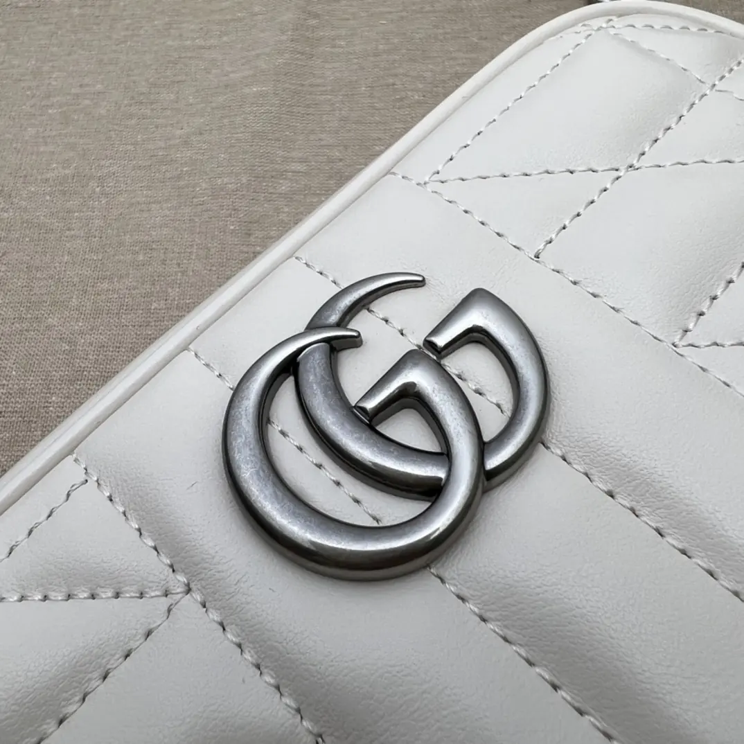 Gucci Style White Leather Chain Bag Lookbook Reference image 4