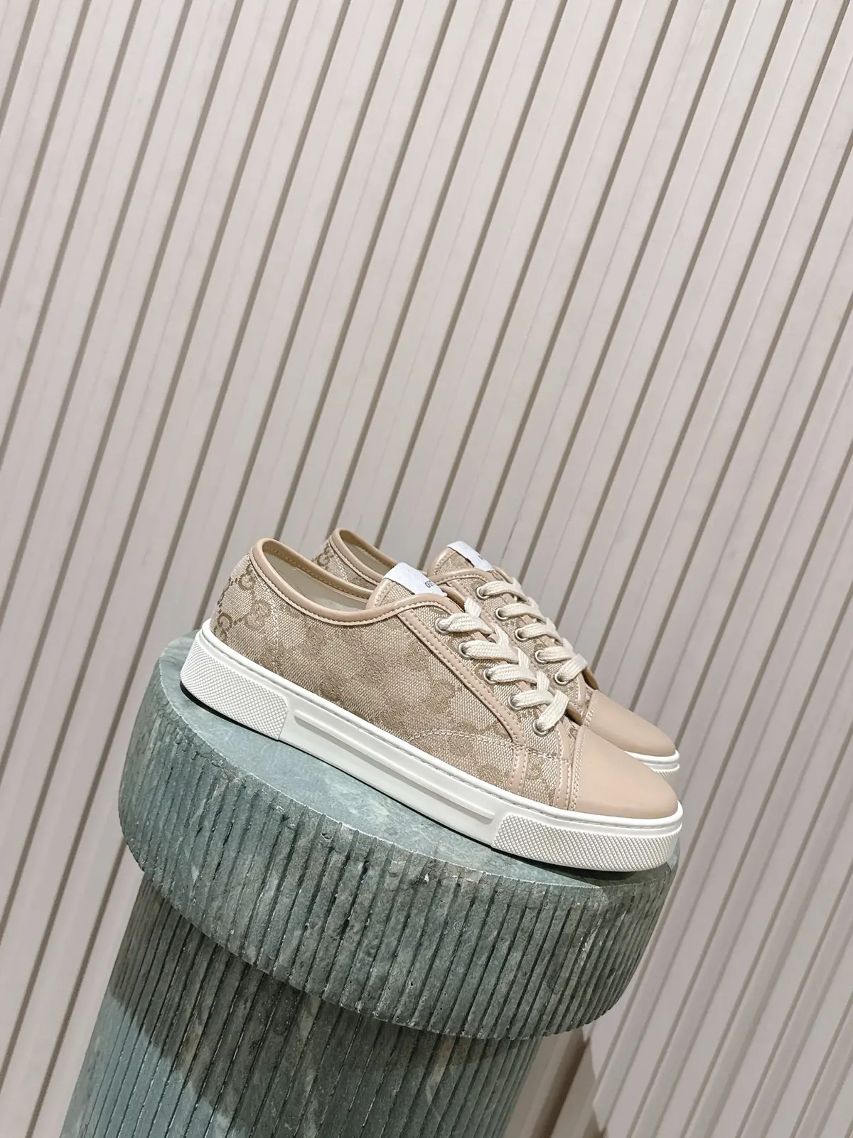 Gucci Style White Leather Women's Shoes Lookbook Reference image 1