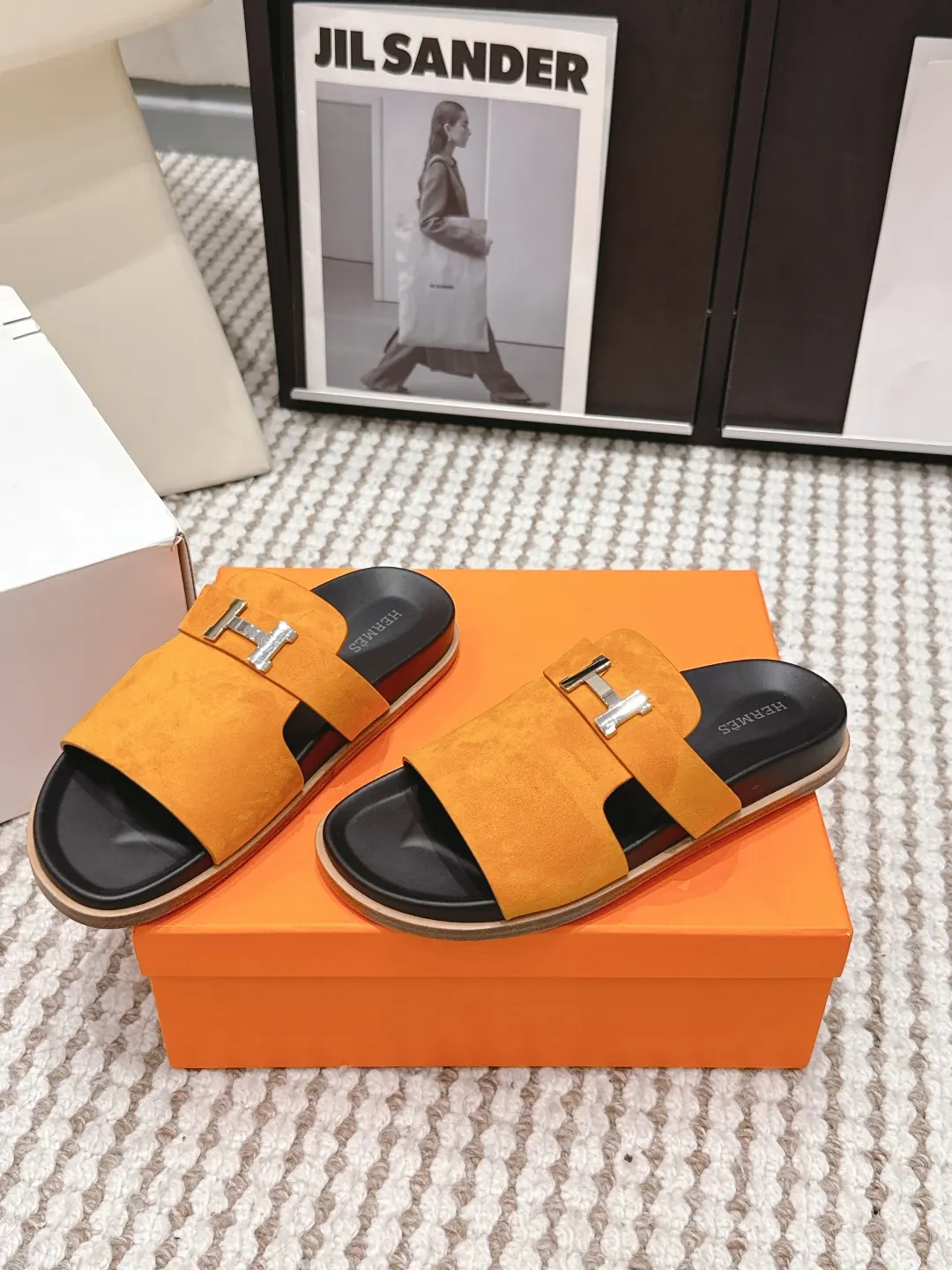 Hermes Style Gold Leather Women's Shoes Lookbook Reference image 3