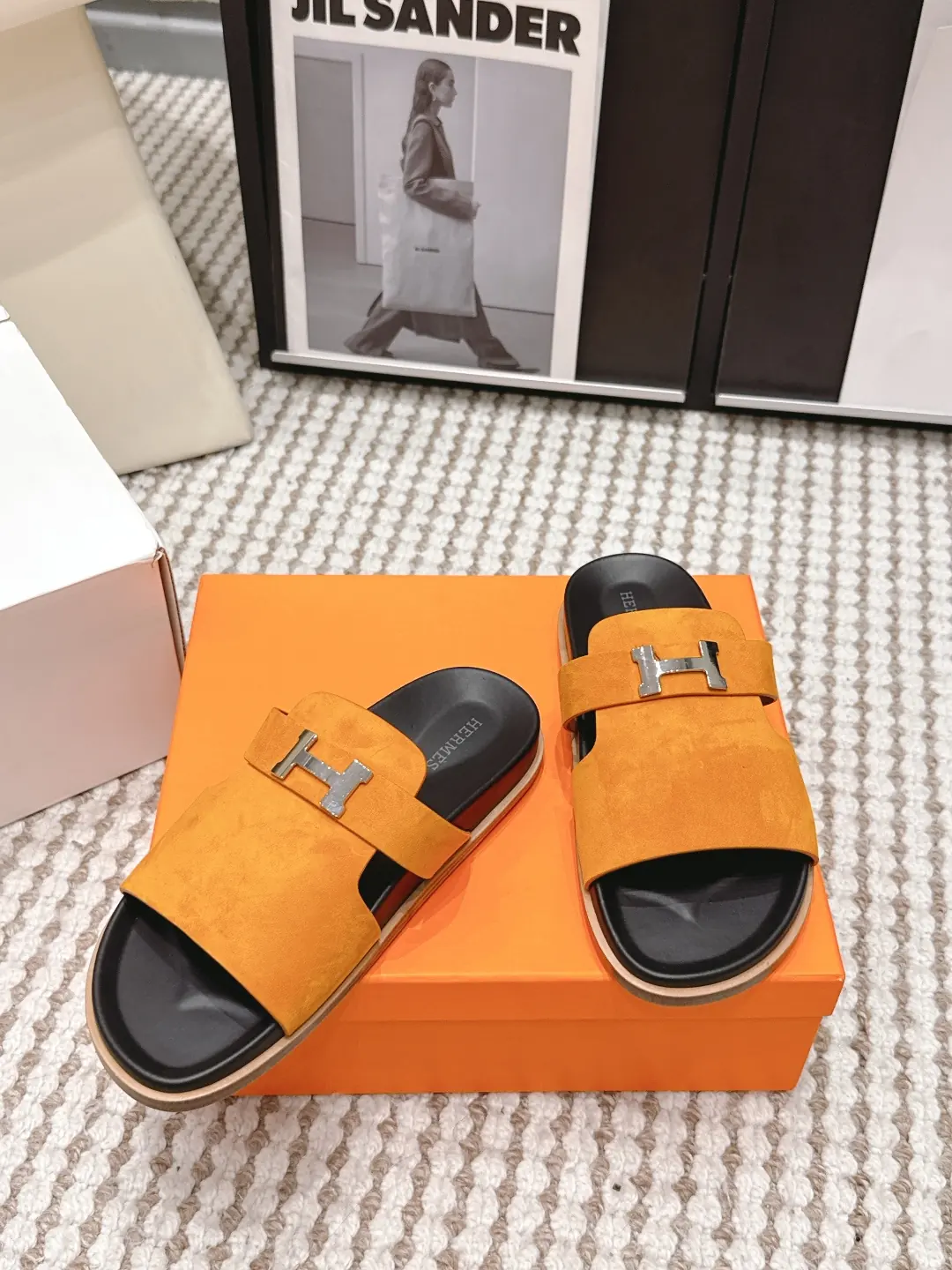 Hermes Style Gold Leather Women's Shoes Lookbook Reference image 4