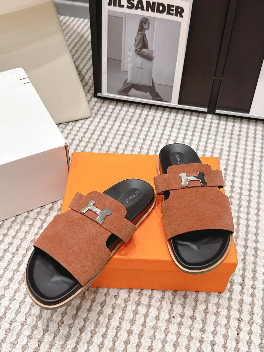 Hermes Style Gold Leather Women's Shoes Lookbook Reference image 4