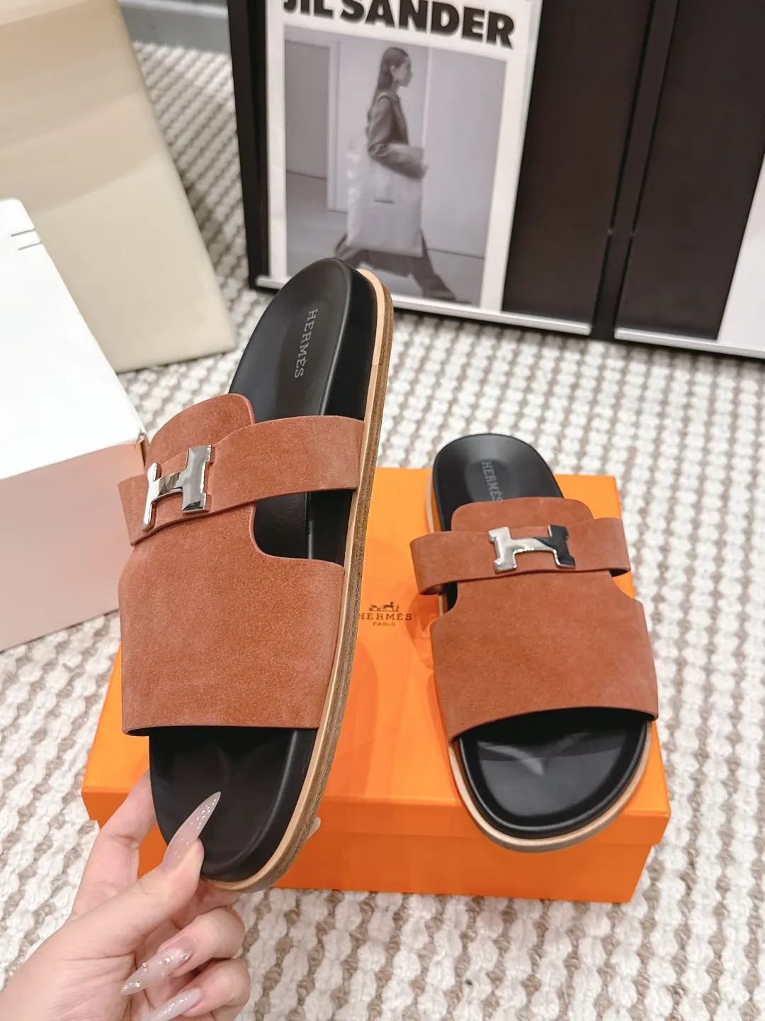 Hermes Style Gold Leather Women's Shoes Lookbook Reference image 5