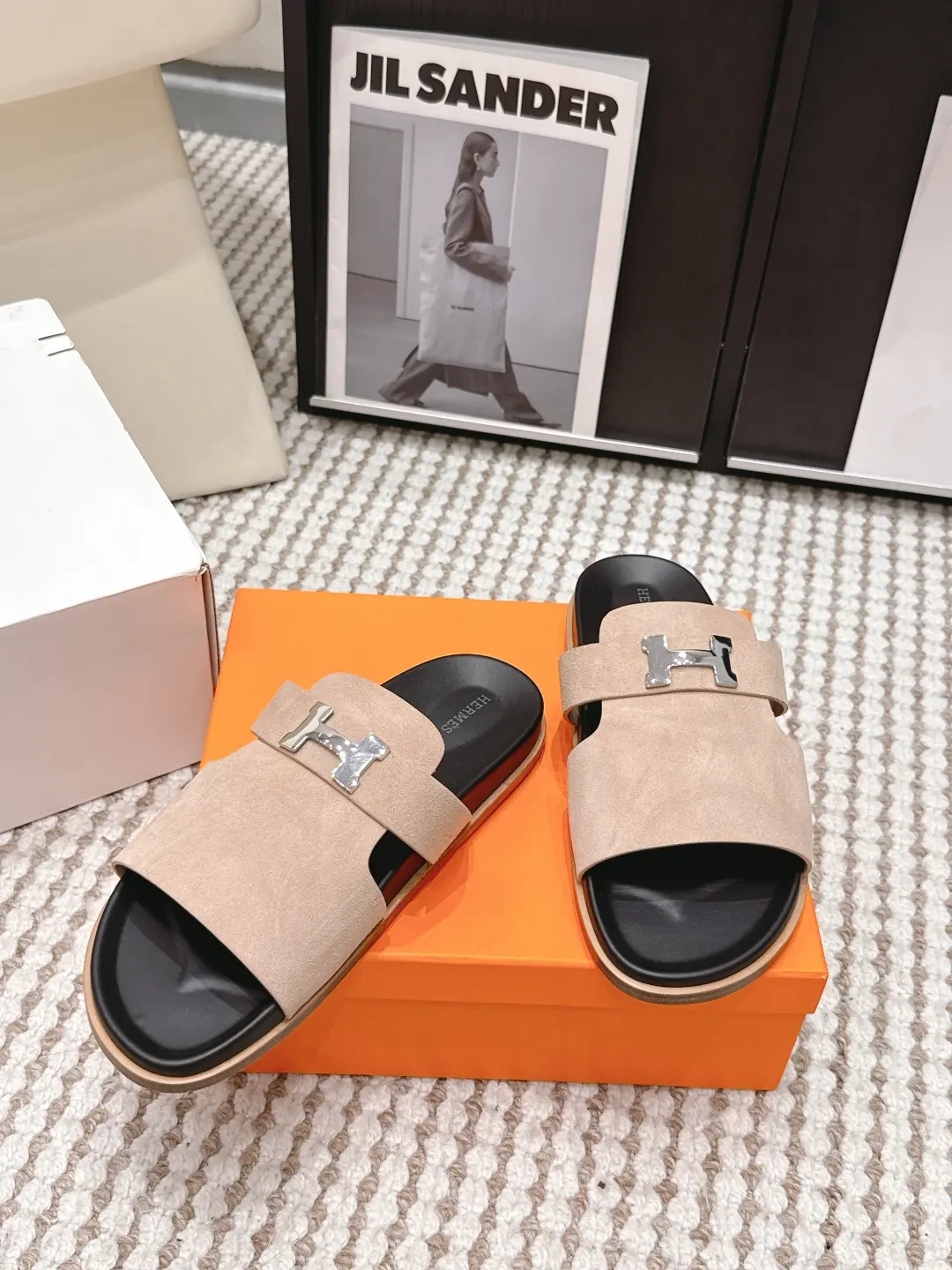 Hermes Style Gold Leather Women's Shoes Lookbook Reference image 4