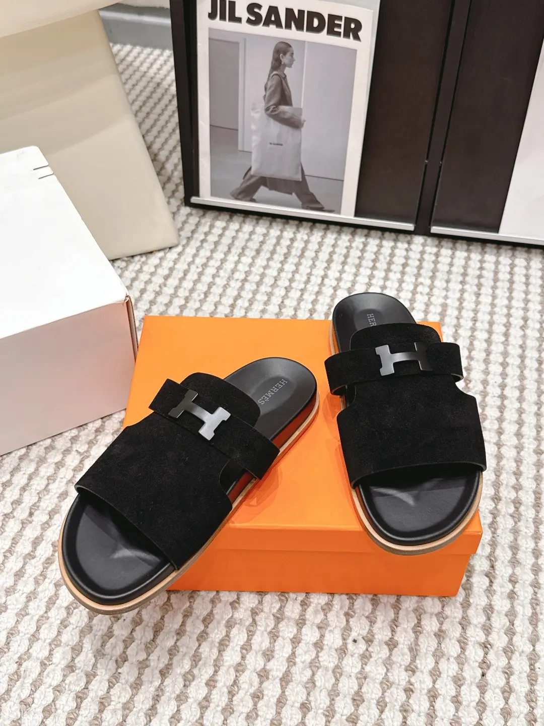 Hermes Style Gold Leather Women's Shoes Lookbook Reference image 4