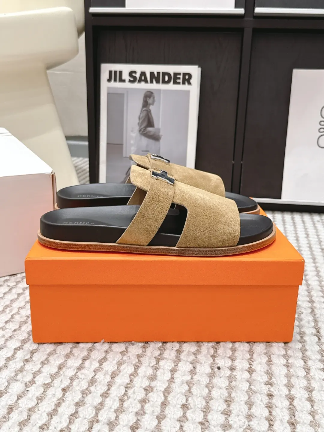 Hermes Style Gold Leather Women's Shoes Lookbook Reference image 2