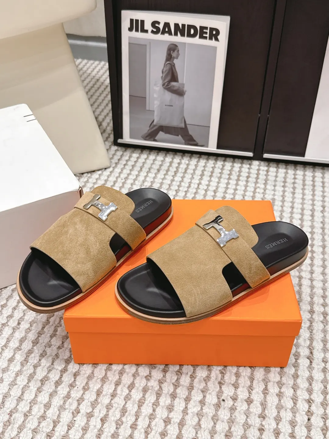 Hermes Style Gold Leather Women's Shoes Lookbook Reference image 3