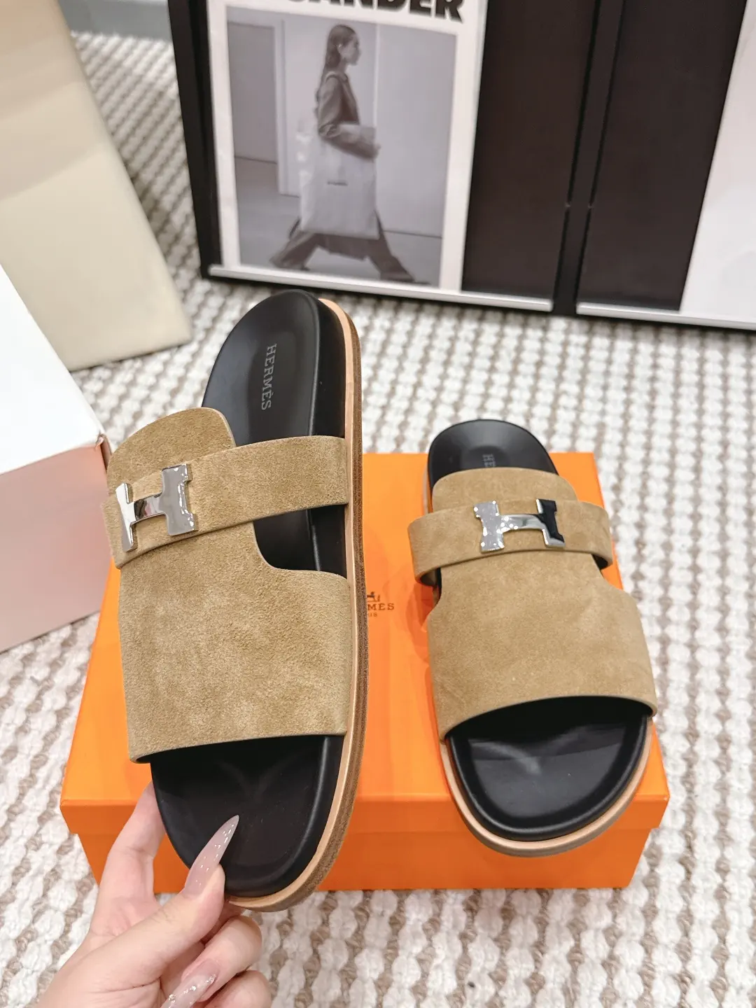 Hermes Style Gold Leather Women's Shoes Lookbook Reference image 5