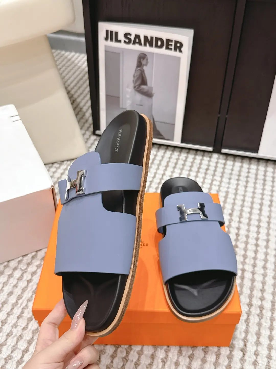 Hermes Style Gold Leather Women's Shoes Lookbook Reference image 5