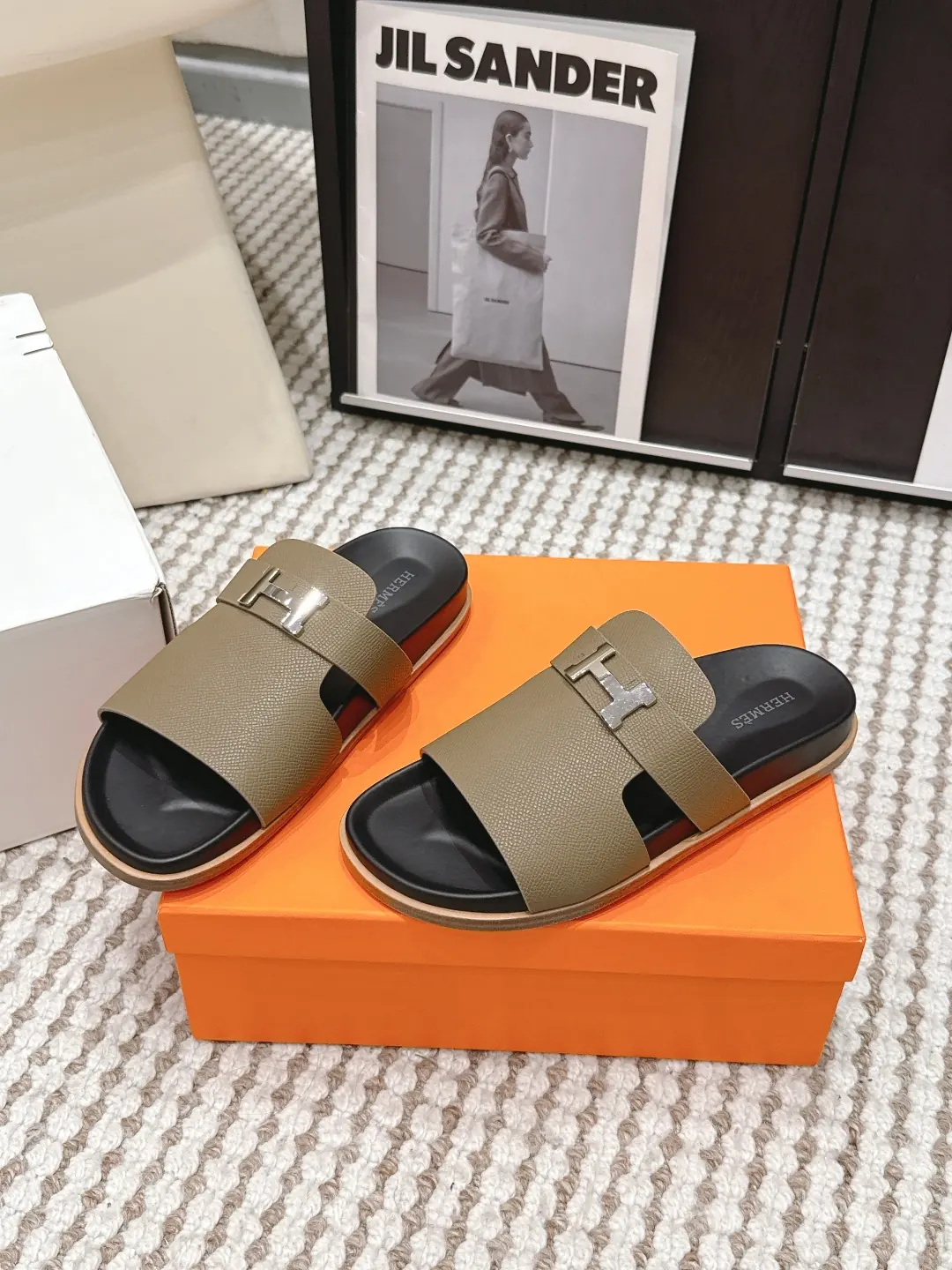 Hermes Style Gold Leather Women's Shoes Lookbook Reference image 3