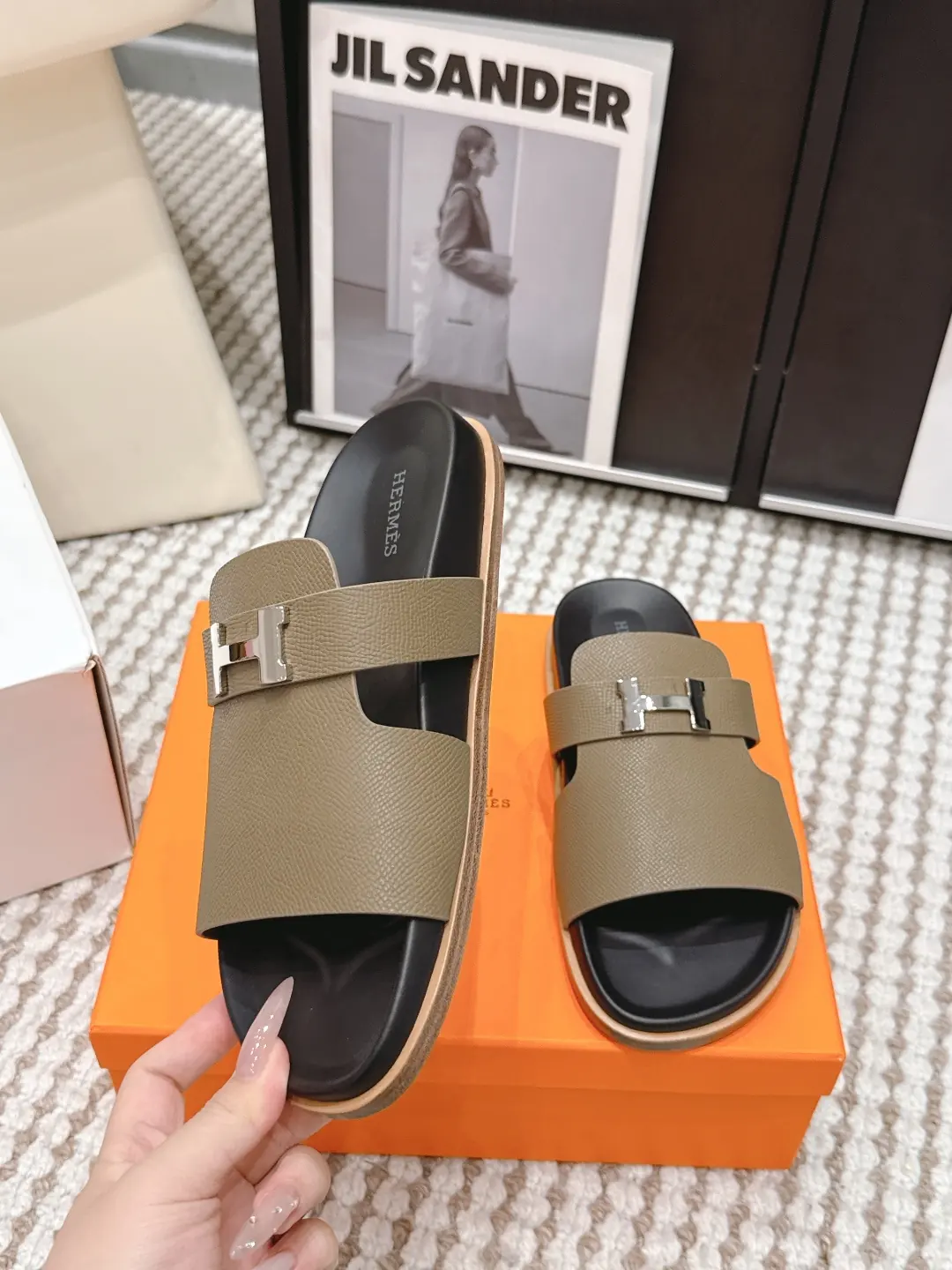 Hermes Style Gold Leather Women's Shoes Lookbook Reference image 5