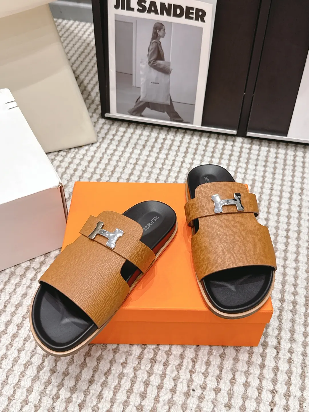Hermes Style Gold Leather Women's Shoes Lookbook Reference image 4