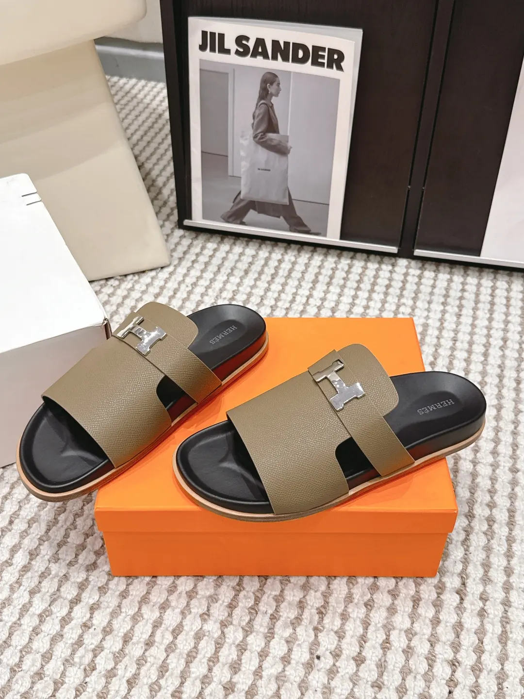 Hermes Style Gold Leather Women's Shoes Lookbook Reference image 3