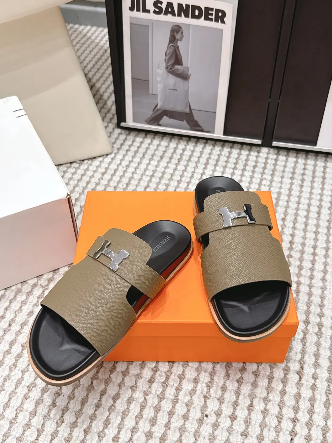 Hermes Style Gold Leather Women's Shoes Lookbook Reference image 4