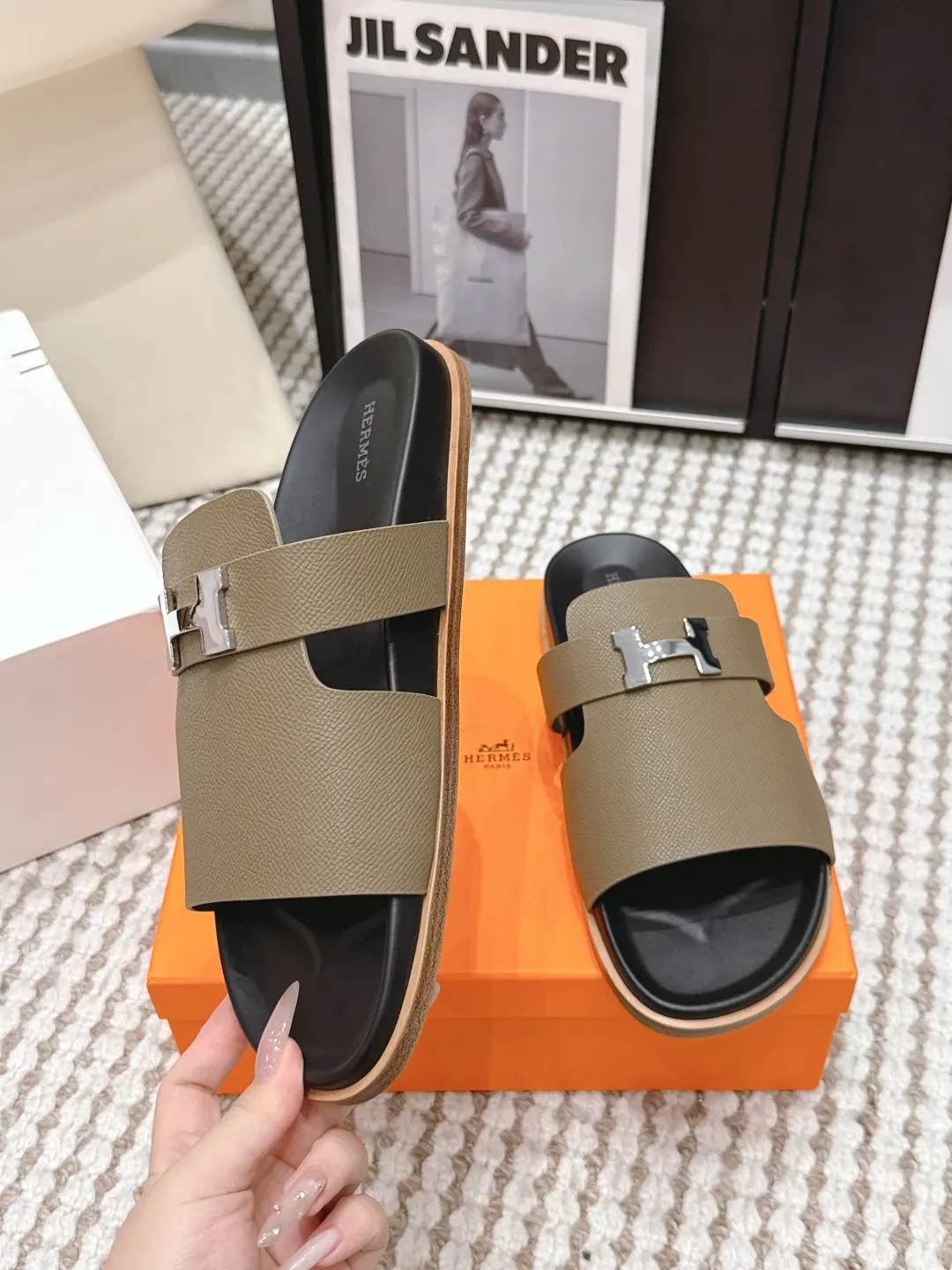 Hermes Style Gold Leather Women's Shoes Lookbook Reference image 5