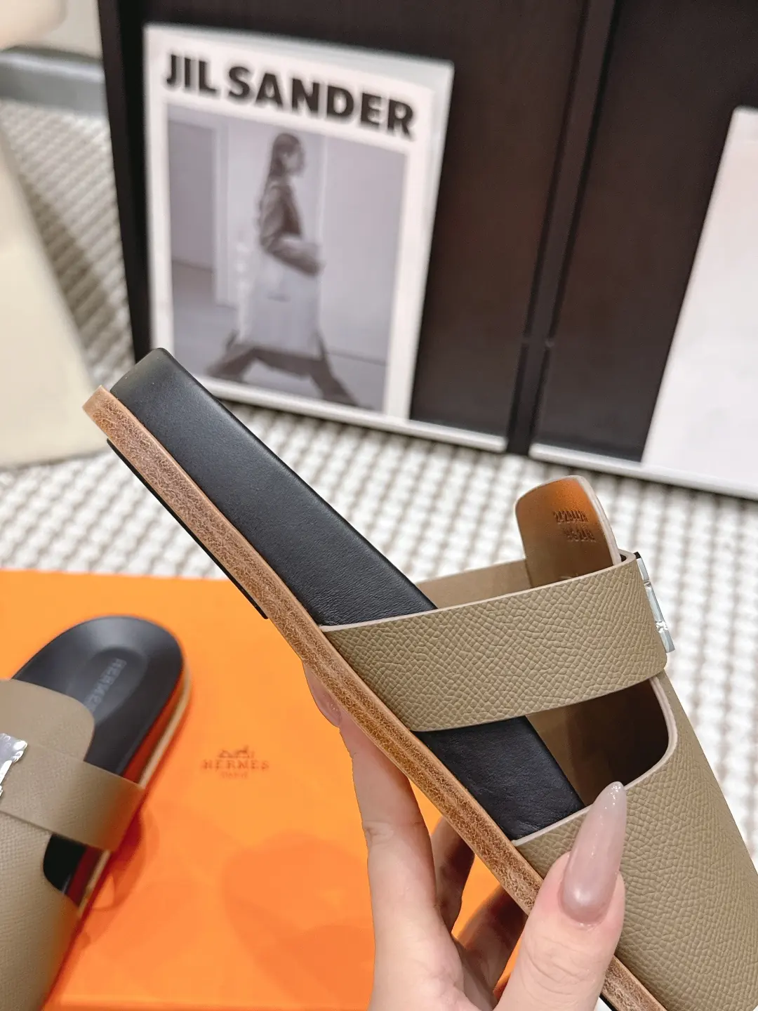 Hermes Style Gold Leather Women's Shoes Lookbook Reference image 6