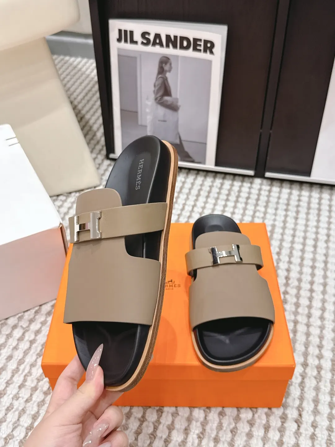 Hermes Style Gold Leather Women's Shoes Lookbook Reference image 5