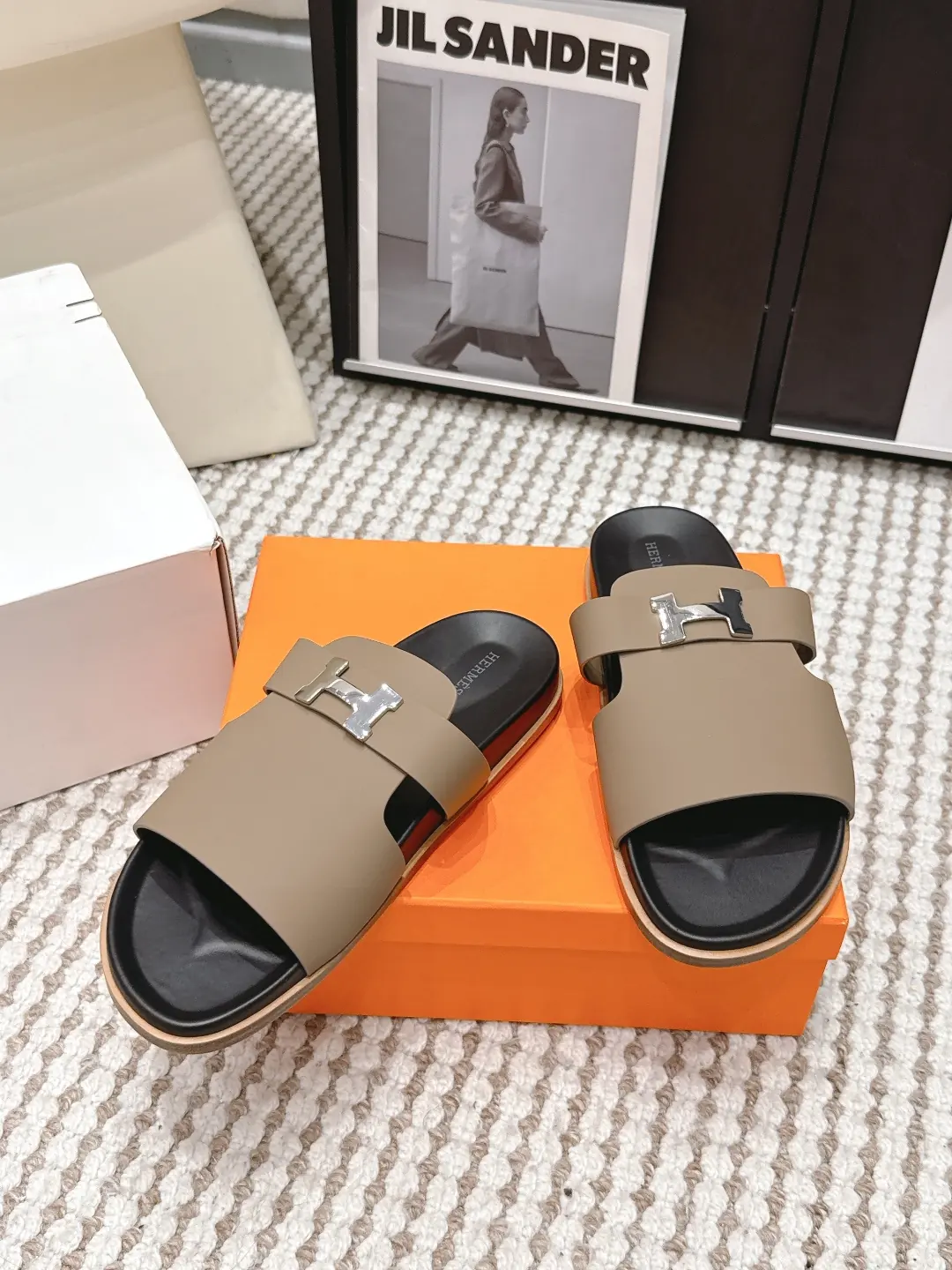 Hermes Style Gold Leather Women's Shoes Lookbook Reference image 4