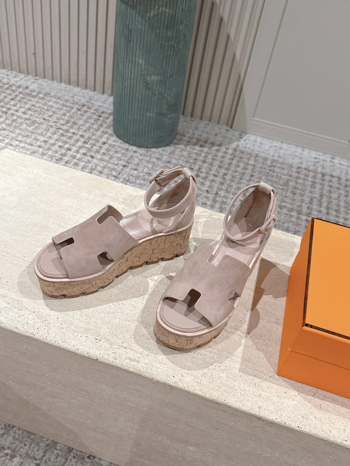 Hermes Style Gold Leather Women's Shoes Lookbook Reference image 3