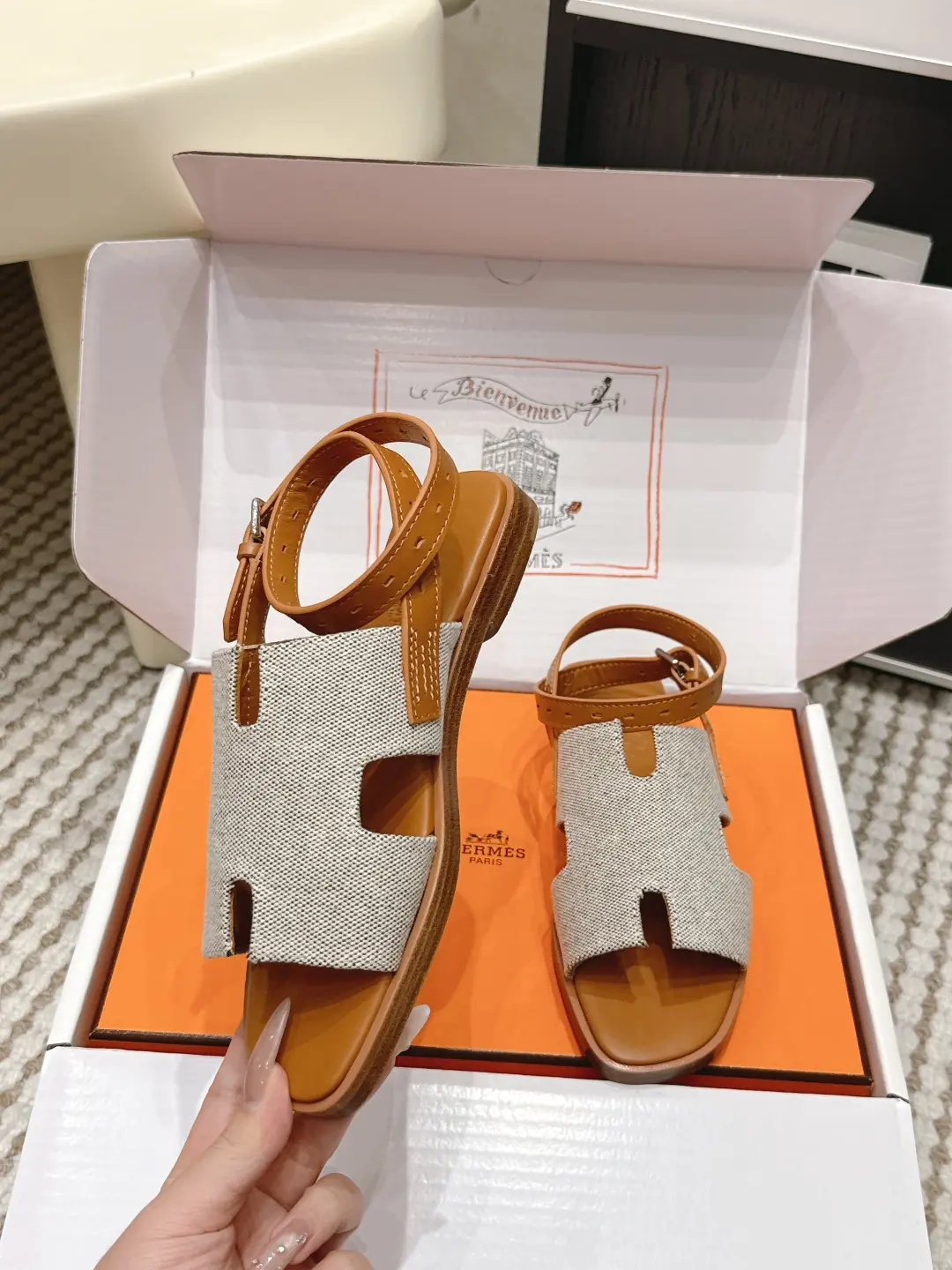 Hermes Style Leather Women's Shoes Lookbook Reference image 5