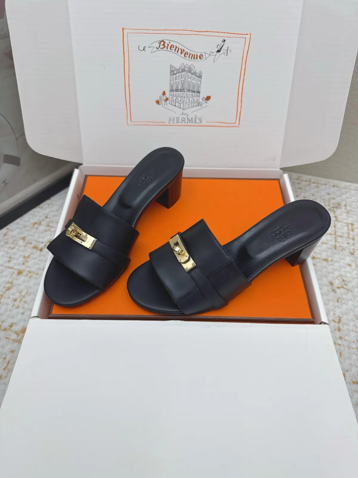 Hermes Style Pink Leather Women's Shoes Lookbook Reference image 3