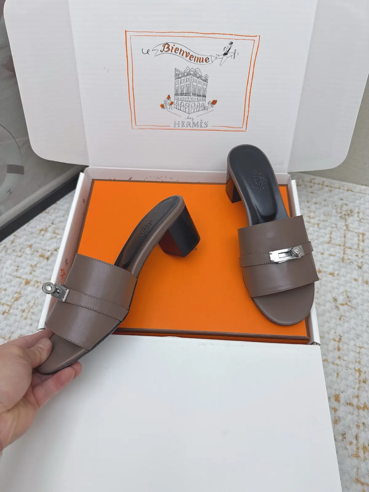 Hermes Style Pink Leather Women's Shoes Lookbook Reference image 4