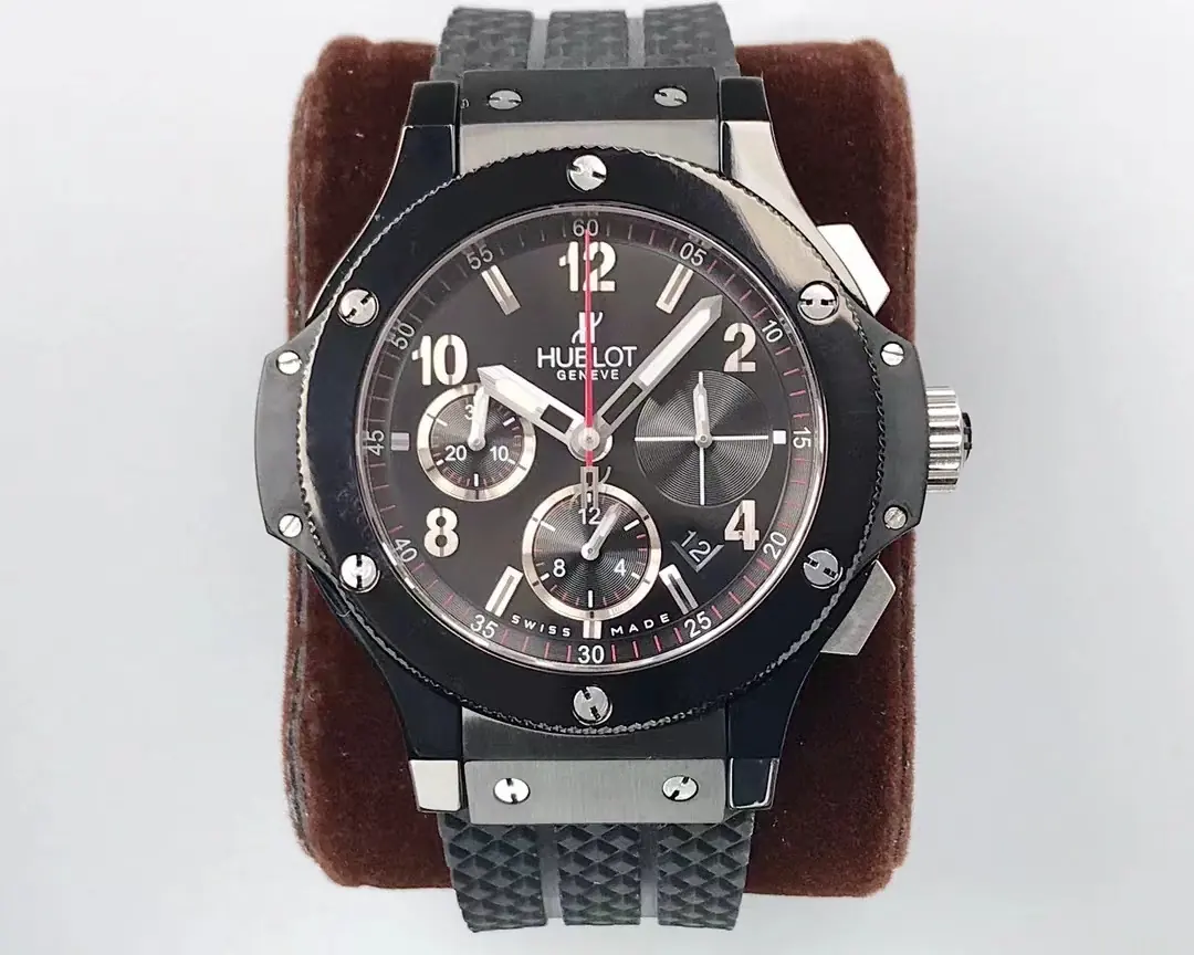 Hublot (恒宝） Style Beige Watches Lookbook Reference image 1