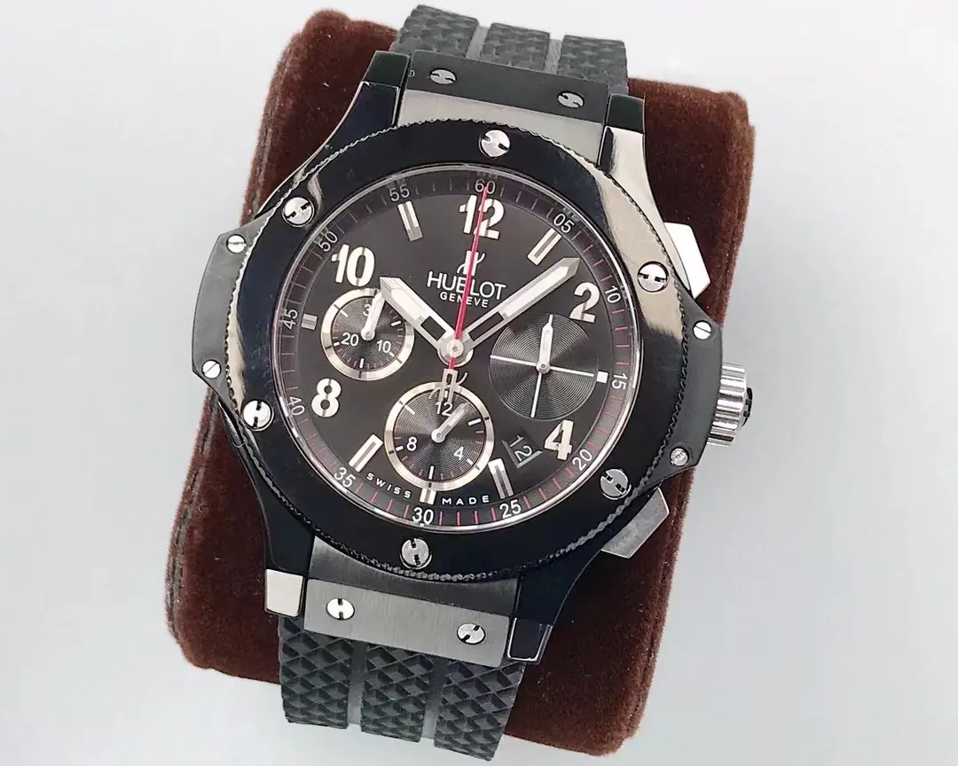 Hublot (恒宝） Style Beige Watches Lookbook Reference image 2