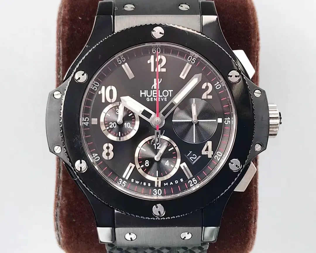 Hublot (恒宝） Style Beige Watches Lookbook Reference image 4